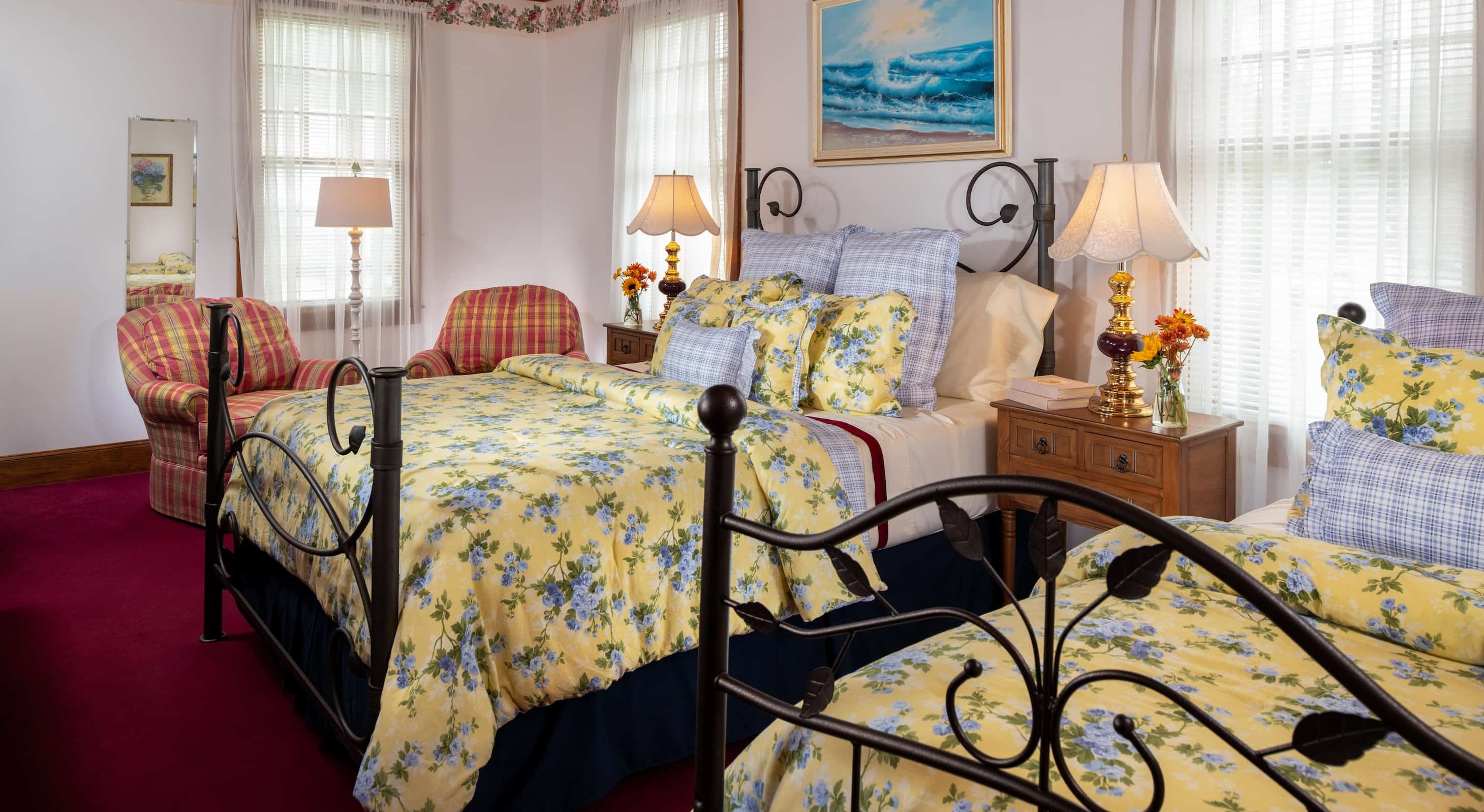 Samuel Langhorne Clemens Room offering one of the best places to stay in Falmouth, MA
