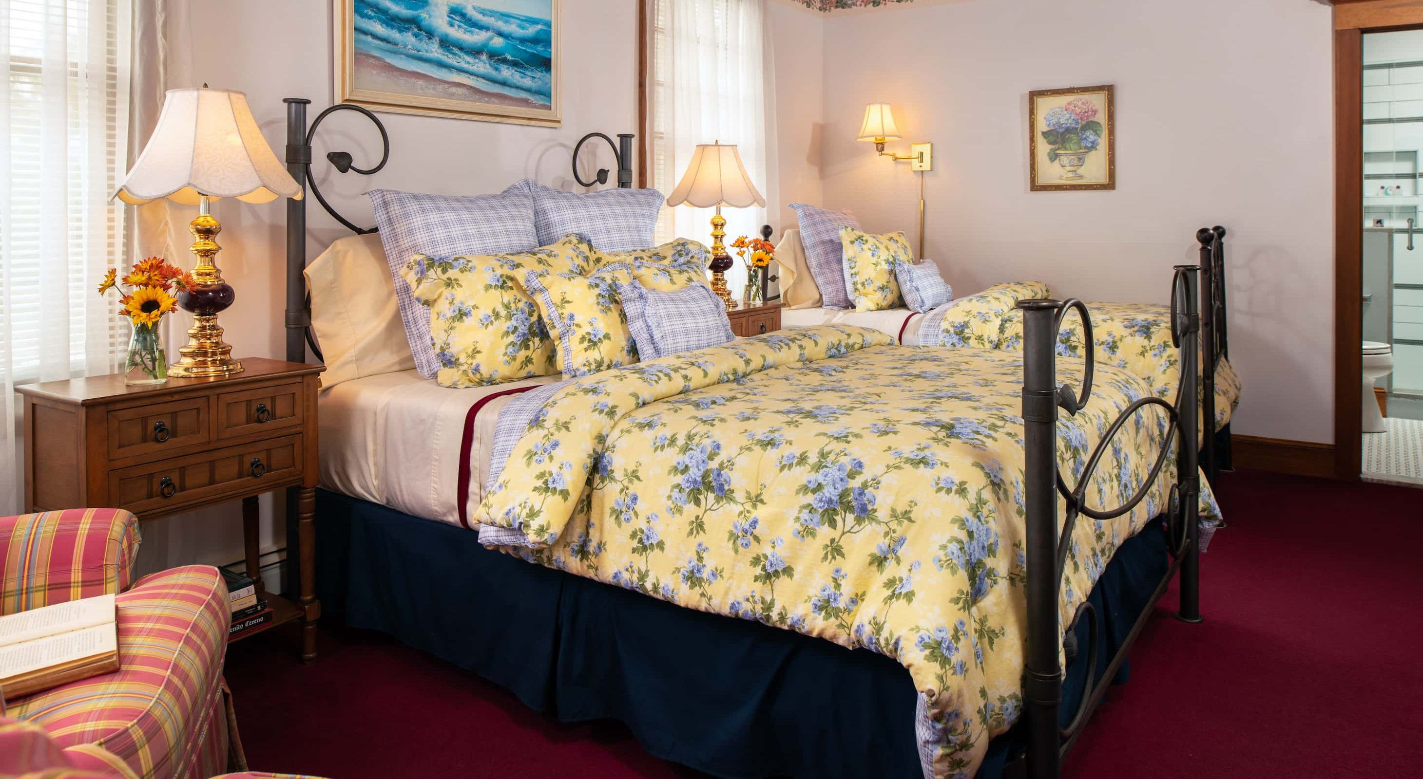 Samuel Langhorne Clemens Room beds at B&B in at Falmouth, MA