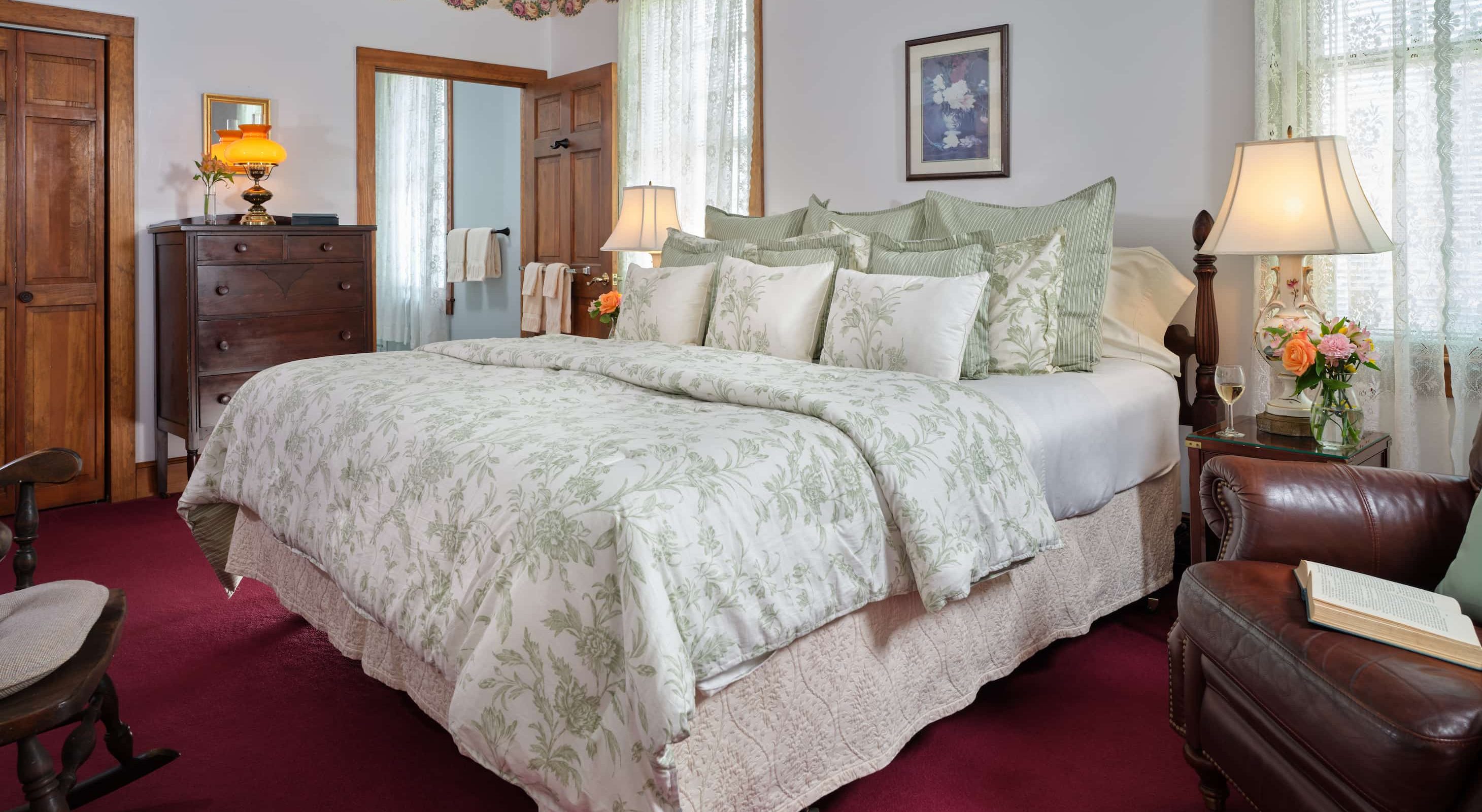 Walt Whitman room offering accommodations for those looking for where to stay in Cape Cod MA