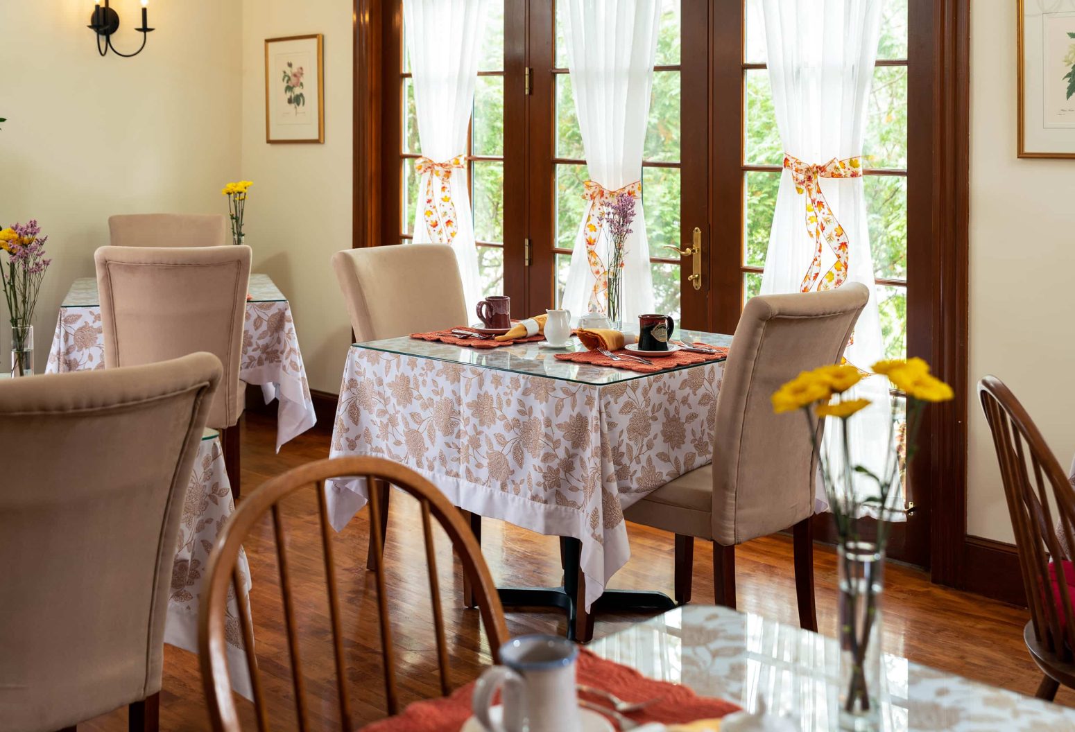 dining room at Cape Cod inn