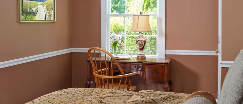 Thoreau Guest Cottage bed, chair and desk