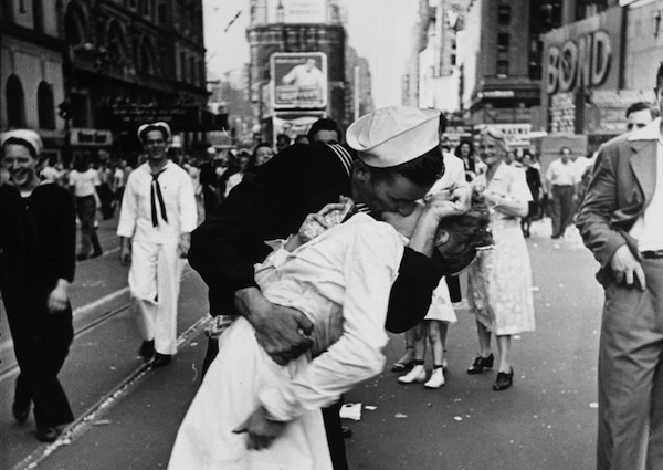 "The Kissing Sailor" by Alfred Eisenstaedt 70th Anniversary V-J Day Celebration